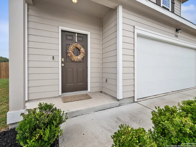 $1,700 | 5484 Rue Girard, Converse, TX 78109