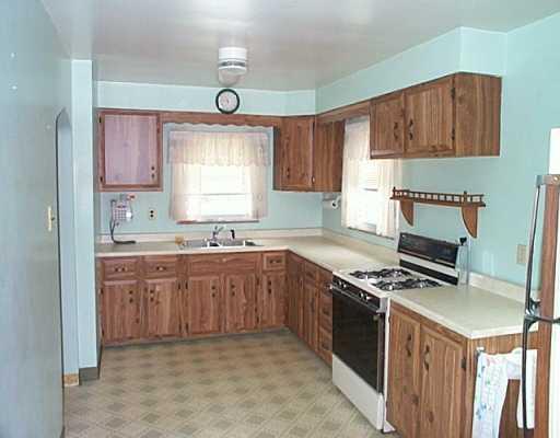 965 Cliff Mine Road Coraopolis, PA 15108 - Photo 3 of 8 Gallery Image 3