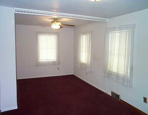 965 Cliff Mine Road Coraopolis, PA 15108 - Photo 4 of 8 Gallery Image 4