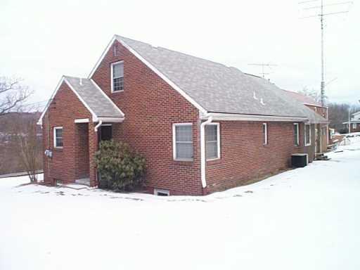 965 Cliff Mine Road Coraopolis, PA 15108 - Photo 8 of 8 Gallery Image 8