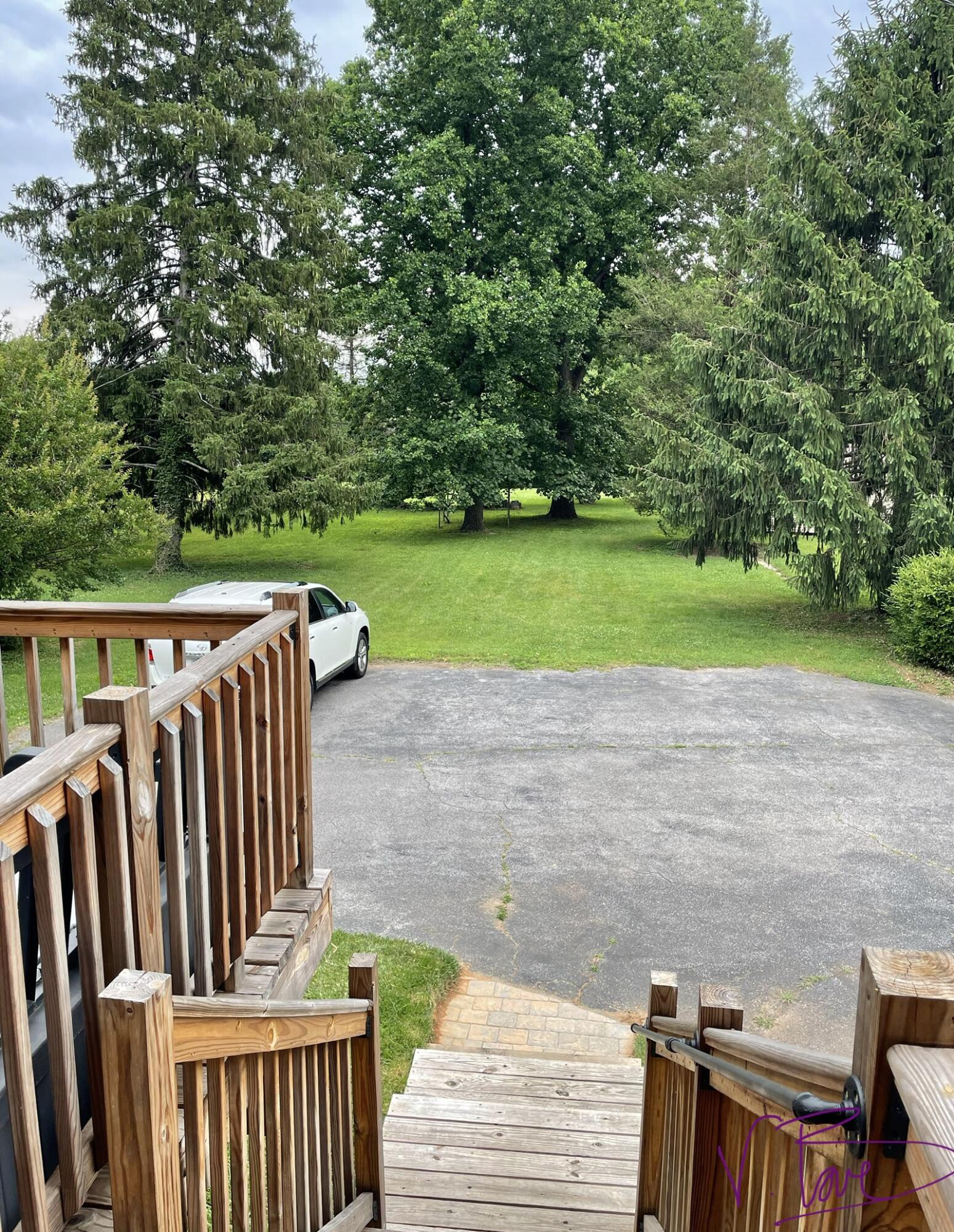1104 Highland Road Salem, VA 24153 - Photo 39 of 49 76E5CFDA-27CF-4152-83E8-854AA9DED8B1