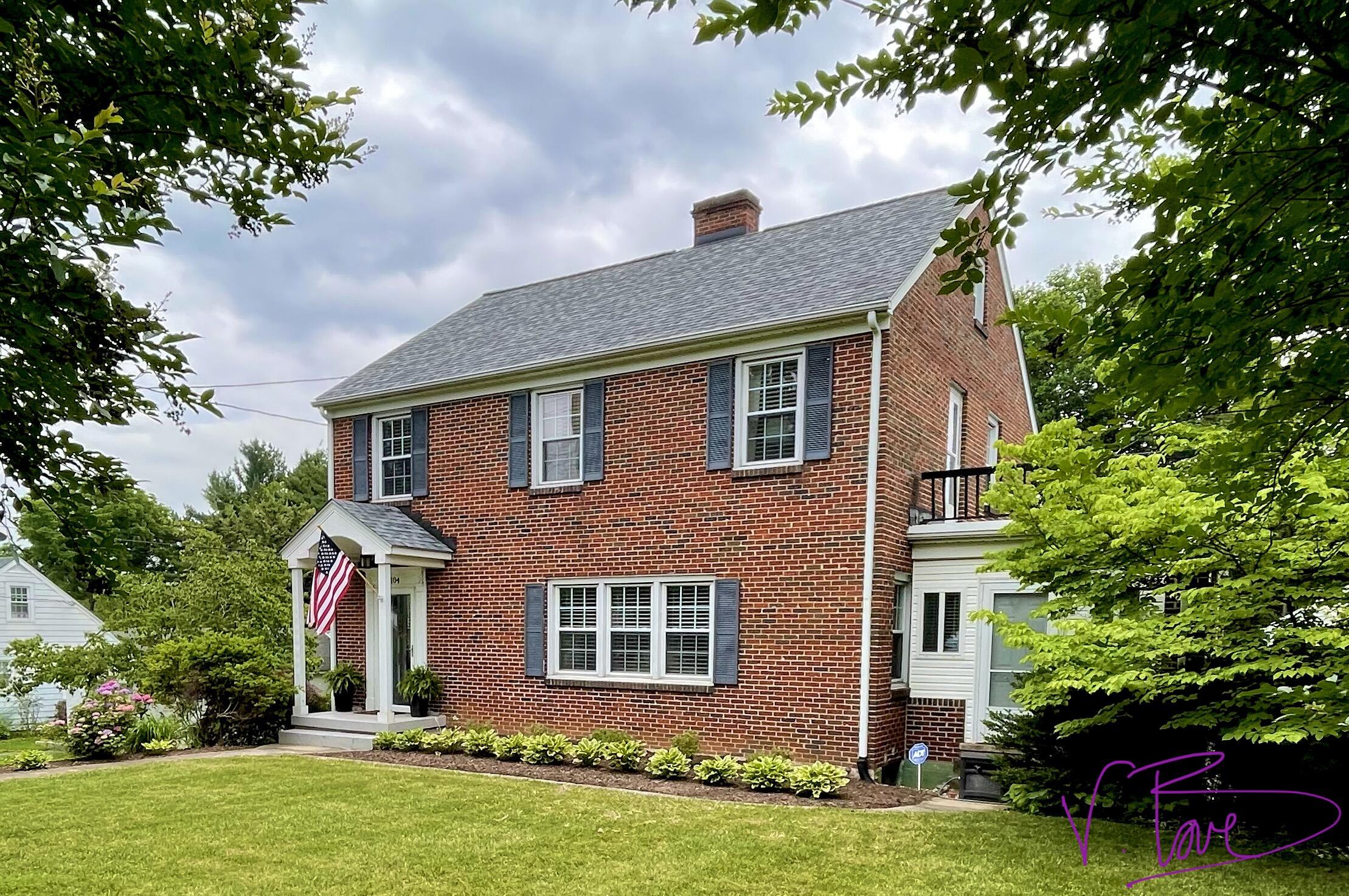 1104 Highland Road Salem, VA 24153 - Photo 4 of 49 7A5FB1E7-AAC3-4508-9C31-B0E8DB572B7E