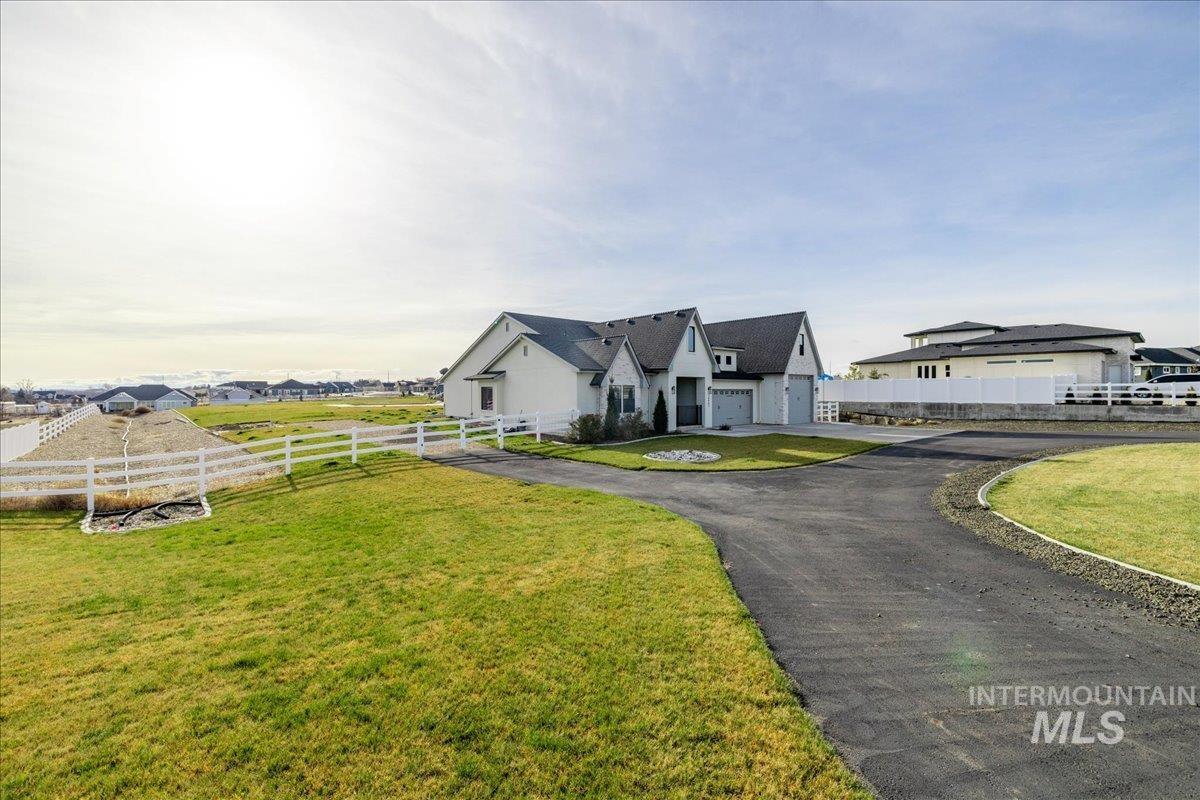 14947 Red Barn Court Caldwell, ID 83607 - Photo 5 of 46