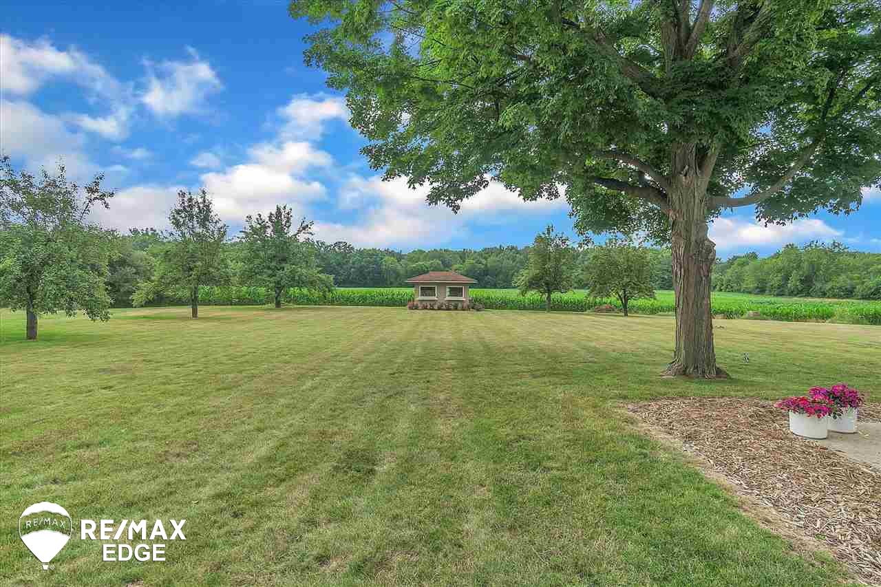 8248 Davison Road Davison, MI 48423 - Photo 33 of 34 50082339-33.JPG