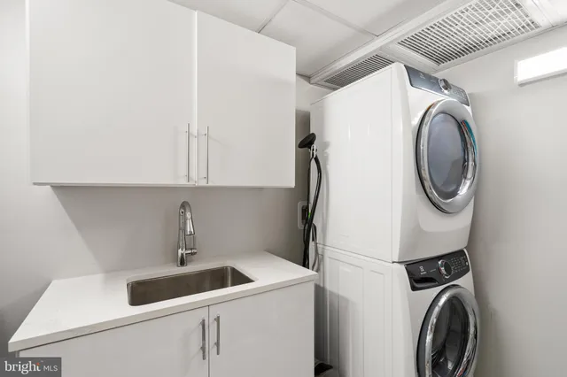 $2,200,000 | 1781 North Pierce Street, Unit 1201, Arlington, VA 22209