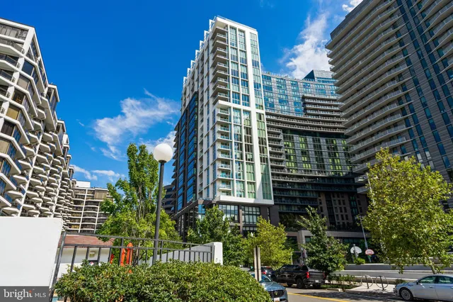 $2,200,000 | 1781 North Pierce Street, Unit 1201, Arlington, VA 22209