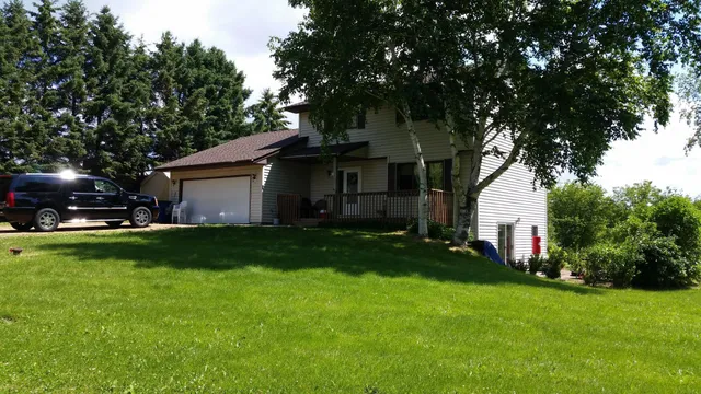 $529,900 | 7050 Pioneer Trail, Greenfield, MN 55357