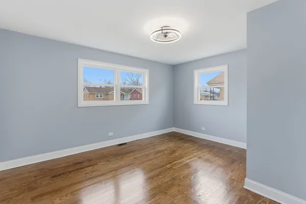 $339,999 | 15566 Gouwens Lane, South Holland, IL 60473