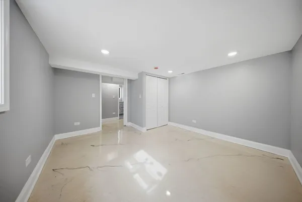 $339,999 | 15566 Gouwens Lane, South Holland, IL 60473
