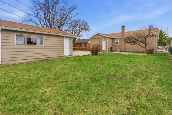 $339,999 | 15566 Gouwens Lane, South Holland, IL 60473