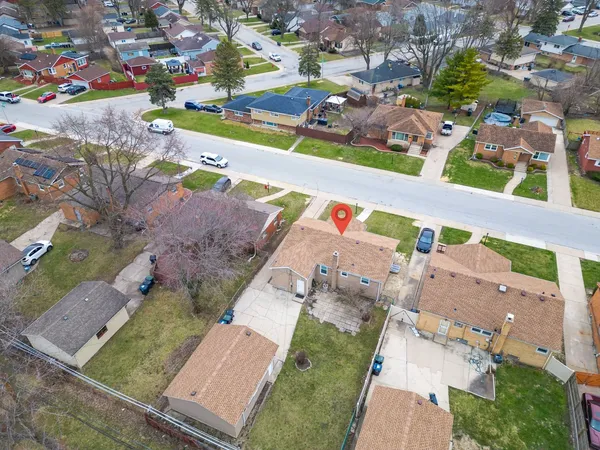 $339,999 | 15566 Gouwens Lane, South Holland, IL 60473