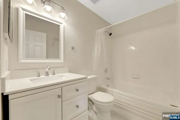 $3,300 | 2109 Henry Court, Mahwah, NJ 07430