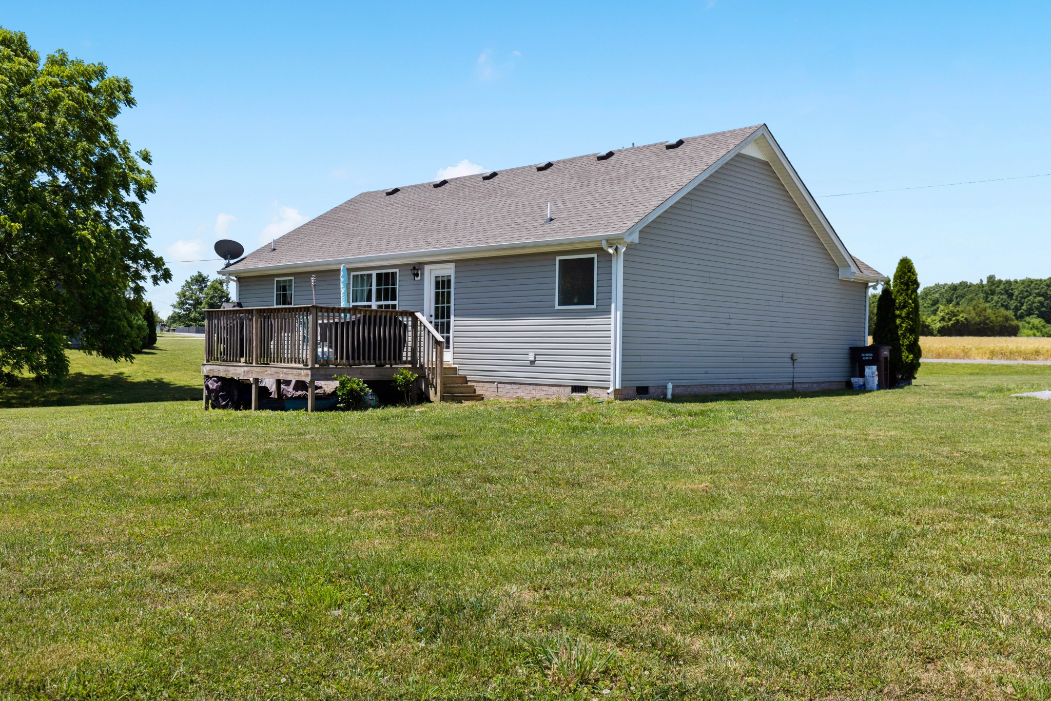 306 Meadows Road Portland, TN 37148 - Photo 26 of 31 a front view of a house with garden