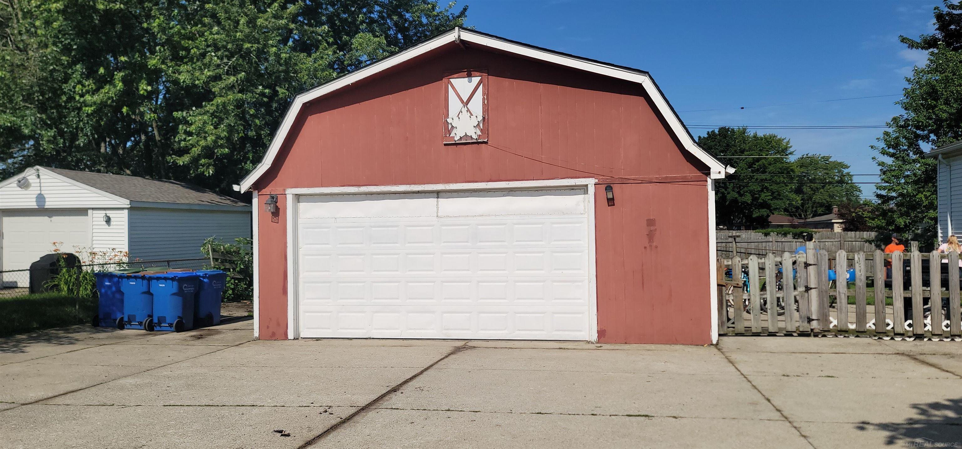 32045 Schoenherr Road Warren, MI 48088 - Photo 6 of 45