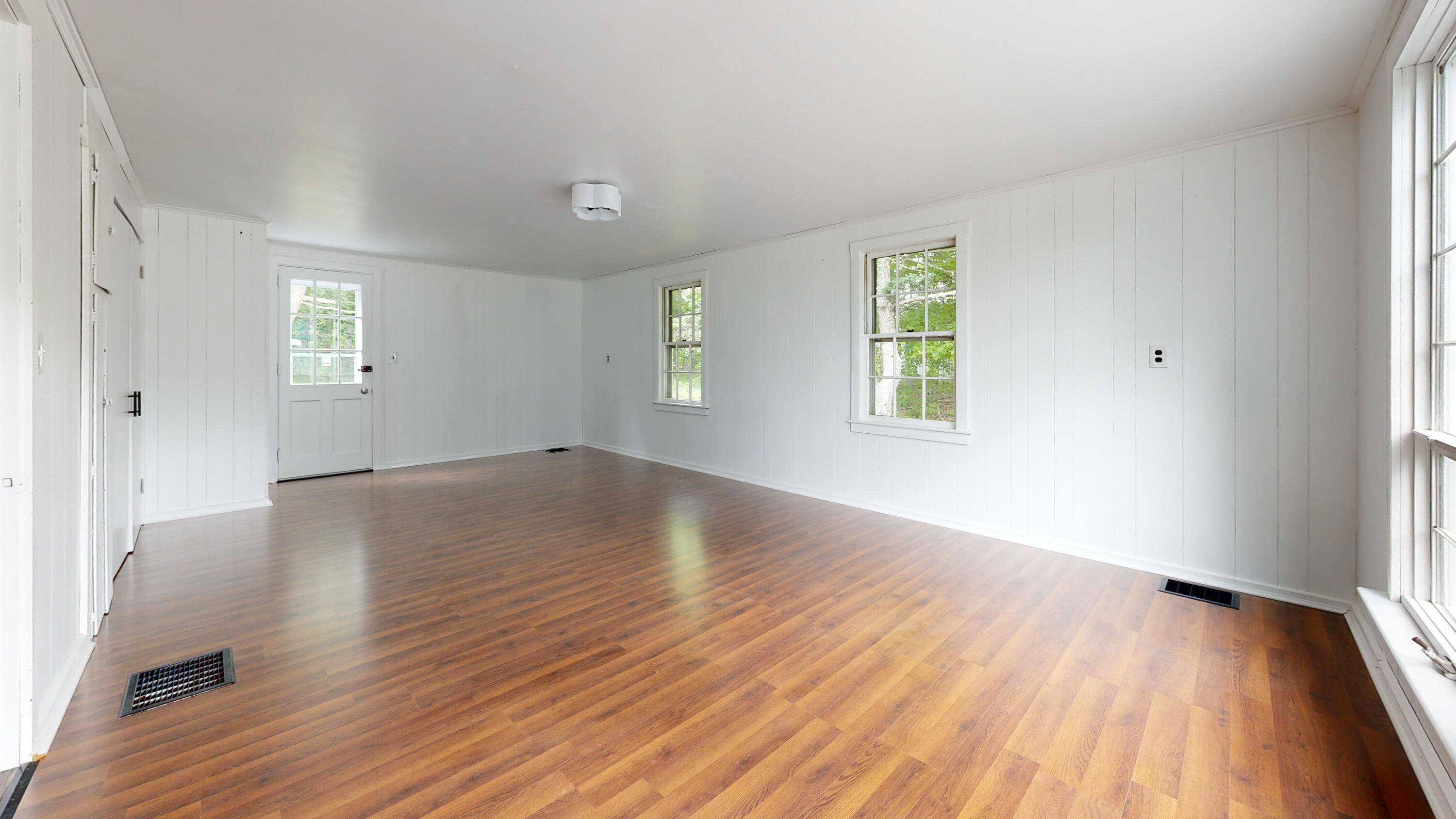 1675 Old Augusta Road Waldoboro, ME 04572 - Photo 10 of 51 Family Room