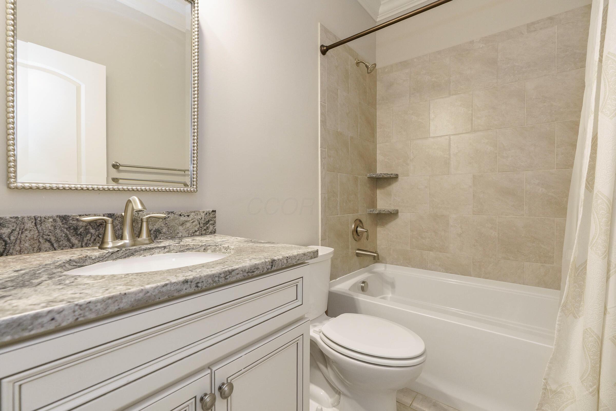 3240 Armscote Road Dublin, OH 43017 - Photo 22 of 52 Fall Bath in Hall