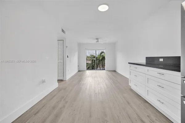 $2,150 | 1530 Southwest 2nd Street, Unit 301, Miami, FL 33135