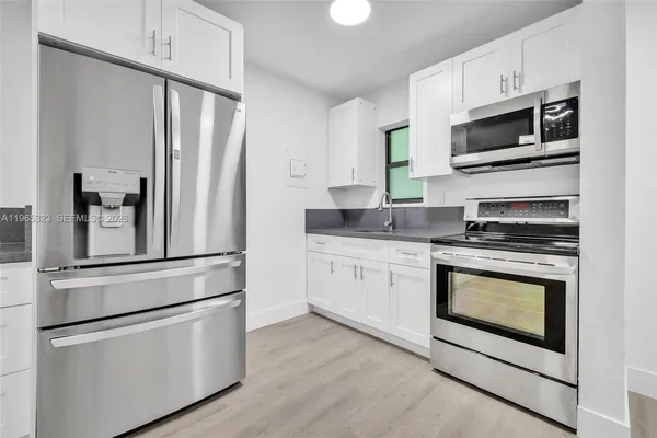 $2,150 | 1530 Southwest 2nd Street, Unit 301, Miami, FL 33135