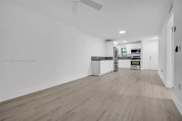 $2,150 | 1530 Southwest 2nd Street, Unit 301, Miami, FL 33135