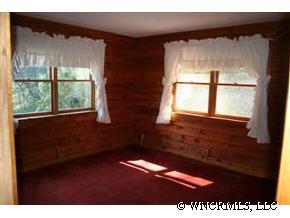76 Reeves Road Brevard, NC 28712 - Photo 8 of 12 Gallery Image 8