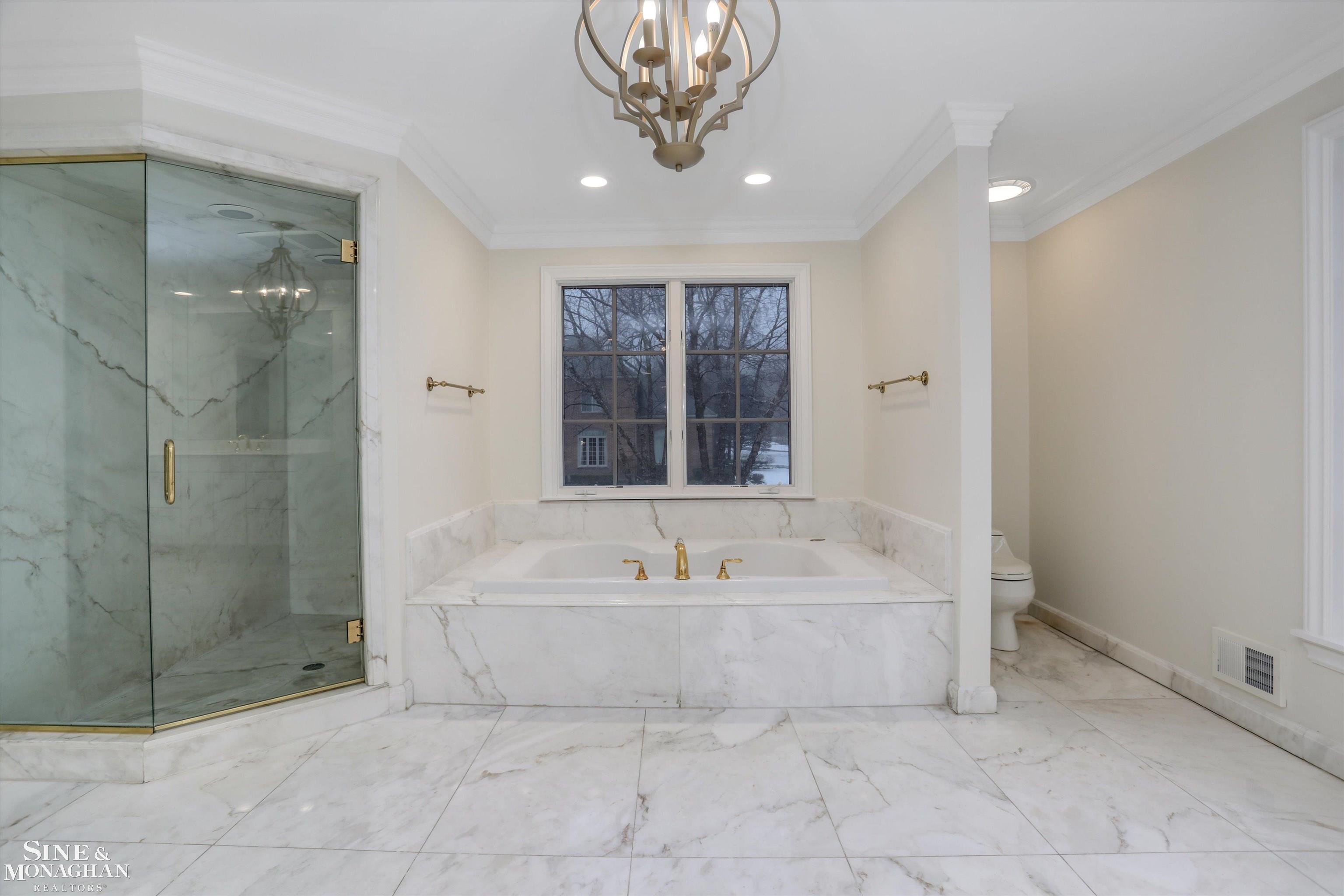 217 Lake Shore Road Grosse Pointe, MI 48236 - Photo 37 of 63 50166368-dcb17626-3465-475a-b60b-31c068ccec49.JPG