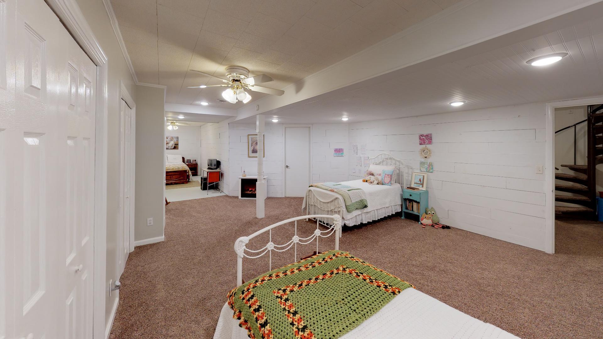 3079 Oakland Road Philadelphia, TN 37846 - Photo 33 of 39 3079-Oakland-Rd-Bedroom