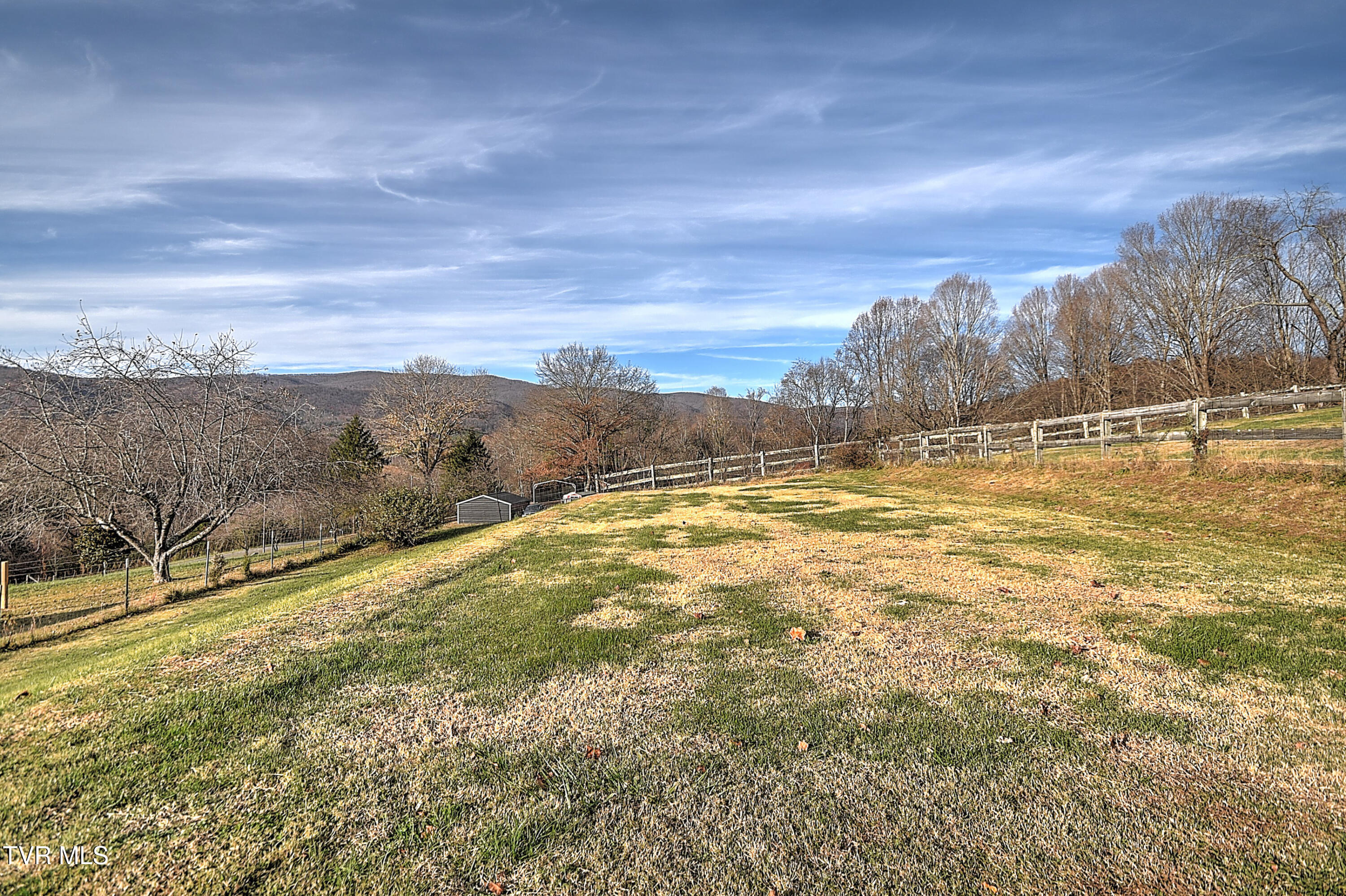 704 Willow Springs Road Elizabethton, TN 37643 - Photo 33 of 46 704 Willow Springs HH-32