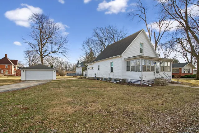 $185,000 | 402 8th Street, Mazon, IL 60444