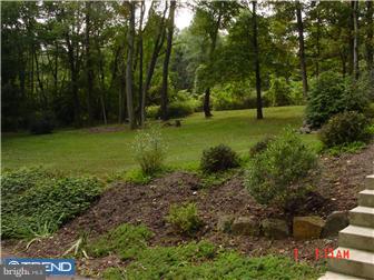 106 Mail Rte Road Sinking Spring, PA 19608 - Photo 4 of 12 Exterior Side