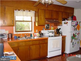 106 Mail Rte Road Sinking Spring, PA 19608 - Photo 7 of 12 Kitchen
