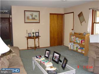 106 Mail Rte Road Sinking Spring, PA 19608 - Photo 8 of 12 Living Room