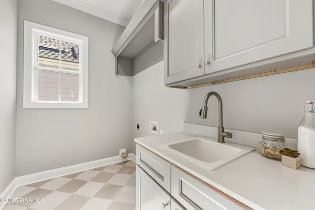 $384,999 | 202 Keystone, Scott, LA 70583