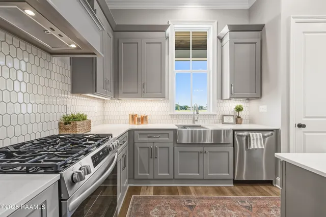 $384,999 | 202 Keystone, Scott, LA 70583