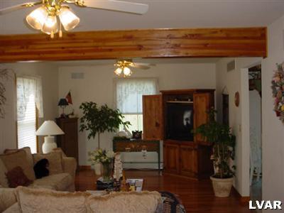 683 Rasleytown Road Pen Argyl, PA 18072 - Photo 4 of 13 Gallery Image 4