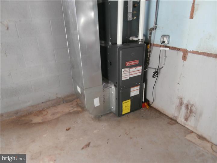 201 Kent Road Williamstown, NJ 08094 - Photo 11 of 11 a view of a room with wooden floor