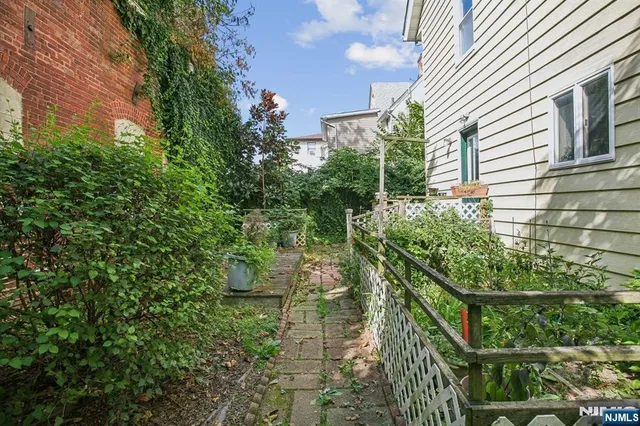 $1,450 | 16 Henry Street, Unit 3, Bloomfield, NJ 07003