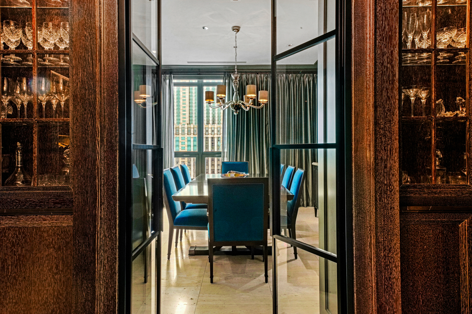 10 East Delaware Place, Unit 34A Chicago, IL 60611 - Photo 38 of 51 a view of a balcony