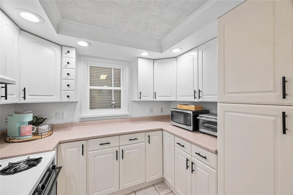 834 Shadycrest Road Pittsburgh, PA 15216 - Photo 16 of 36 Gallery Image 16