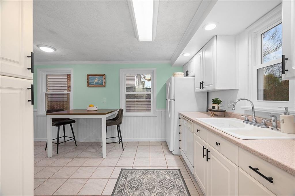 834 Shadycrest Road Pittsburgh, PA 15216 - Photo 17 of 36 Gallery Image 17
