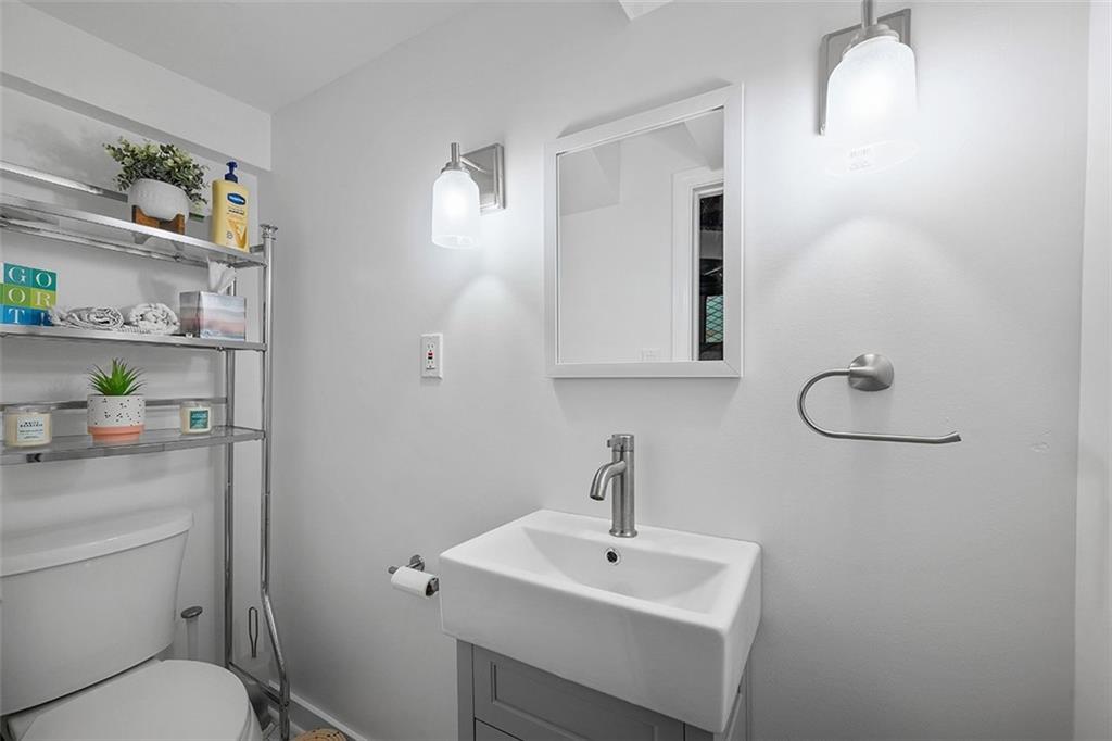 834 Shadycrest Road Pittsburgh, PA 15216 - Photo 26 of 36 Gallery Image 26