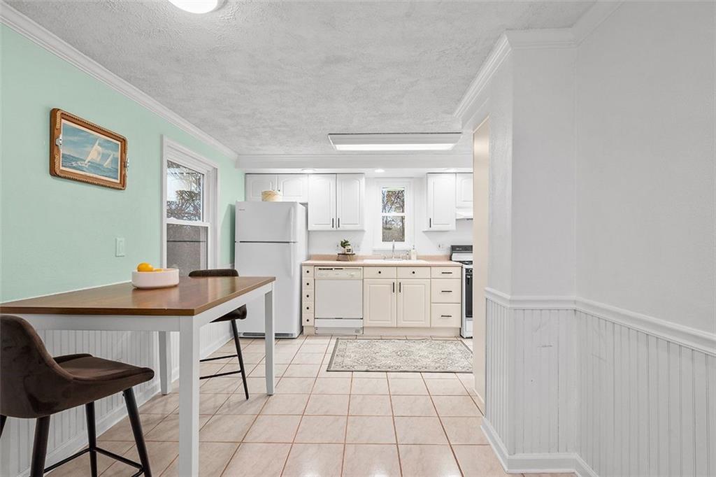 834 Shadycrest Road Pittsburgh, PA 15216 - Photo 10 of 36 Gallery Image 10