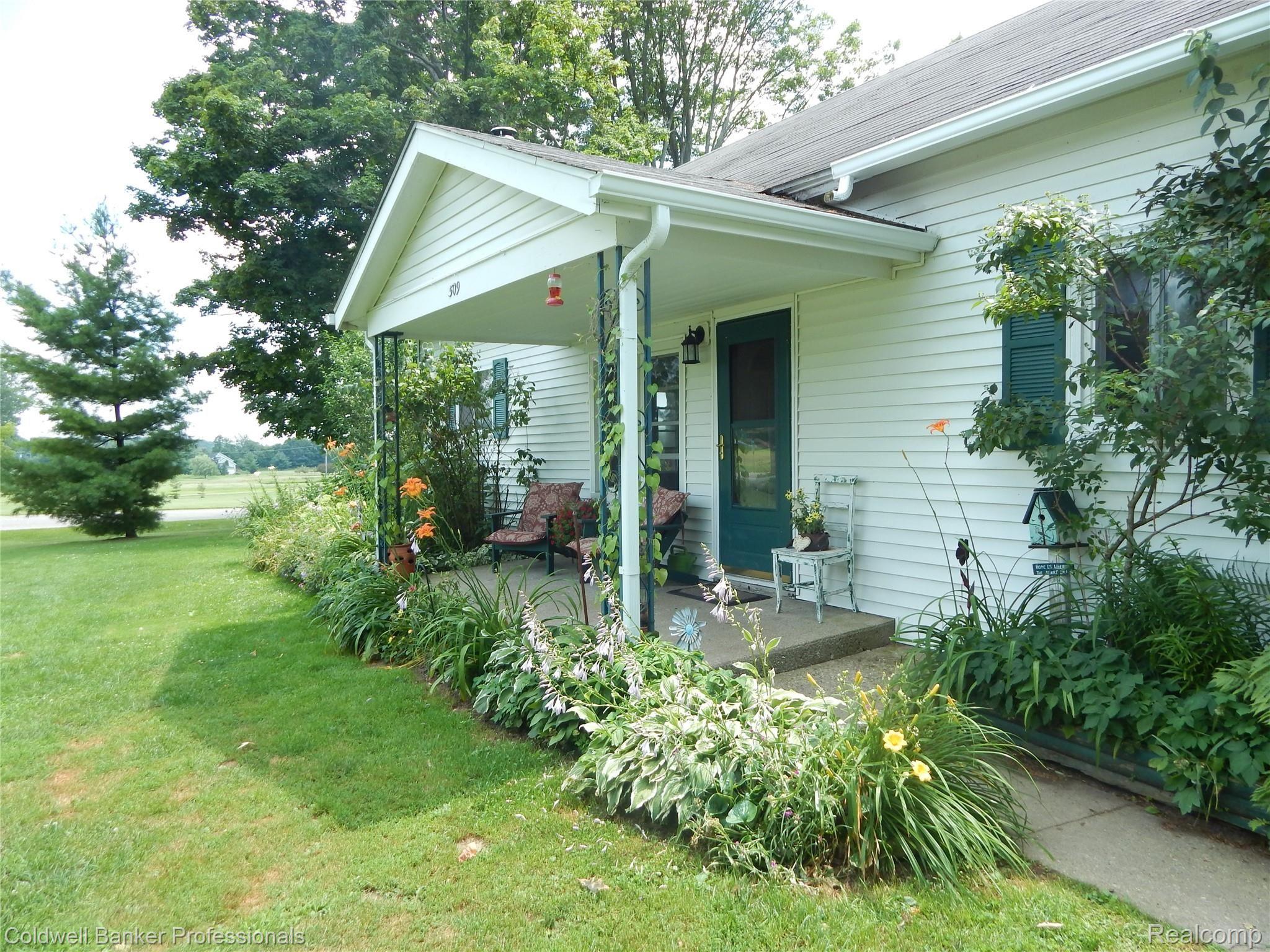 509 West Coulter Road Lapeer, MI 48446 - Photo 9 of 55 f31.JPG