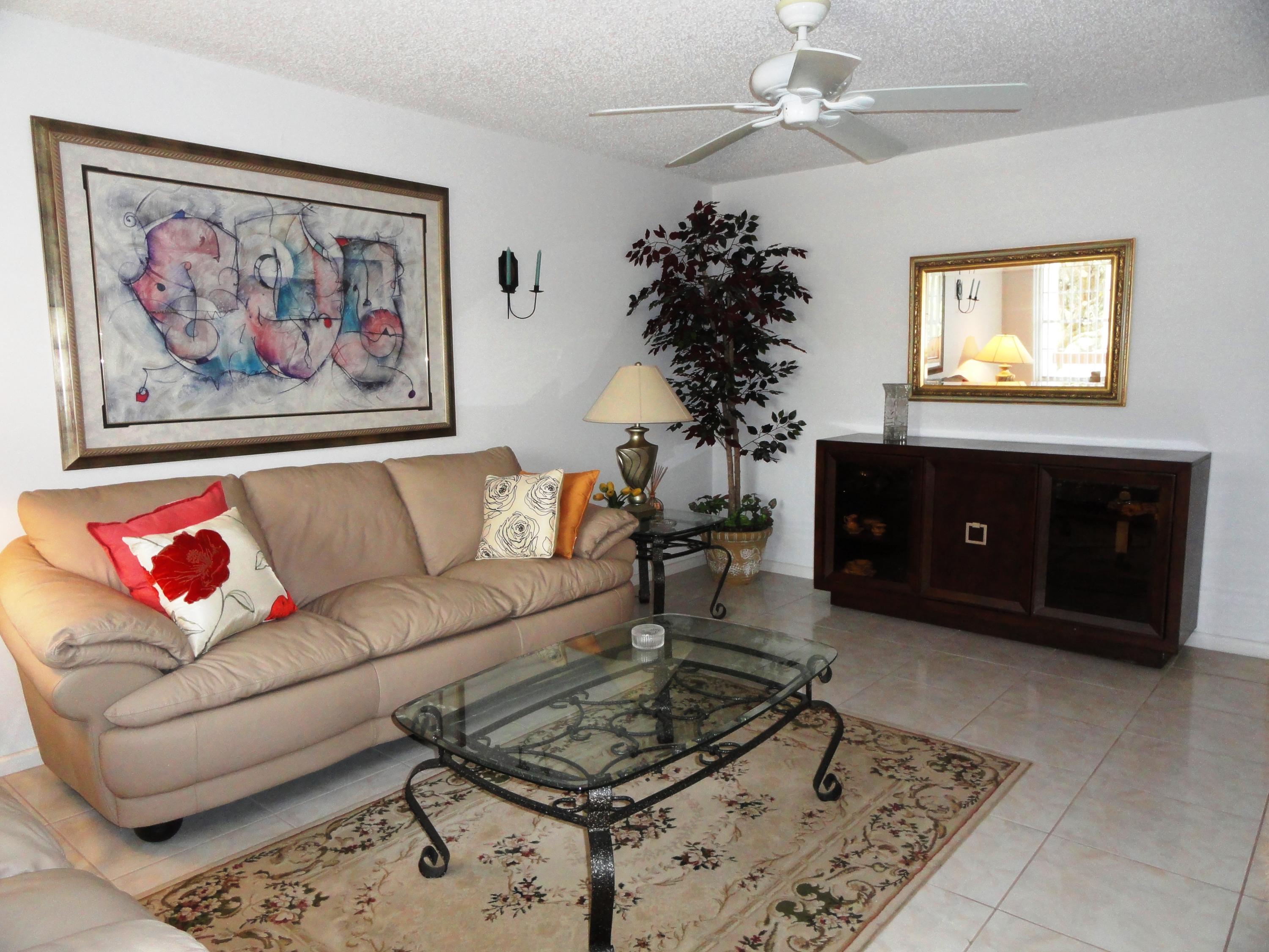 2079 Cornwall East Boca Raton, FL 33434 - Photo 3 of 19 LIVING ROOM