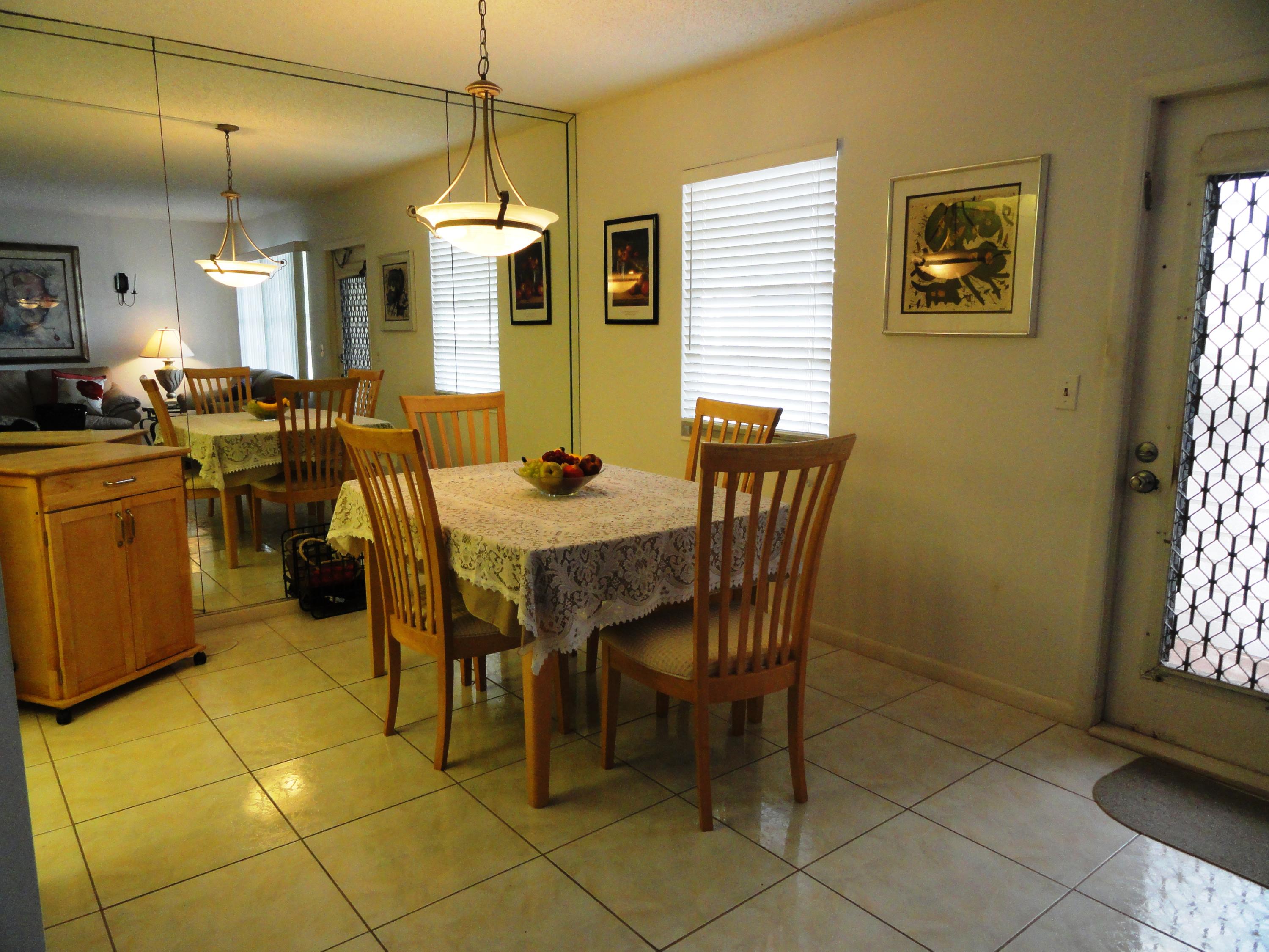 2079 Cornwall East Boca Raton, FL 33434 - Photo 4 of 19 DINING AREA