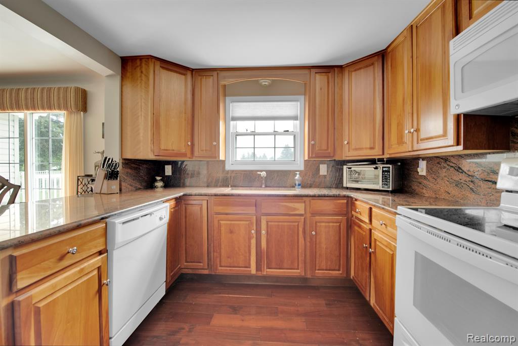 21010 Pratt Road Armada, MI 48005 - Photo 3 of 47 Gallery Image 3