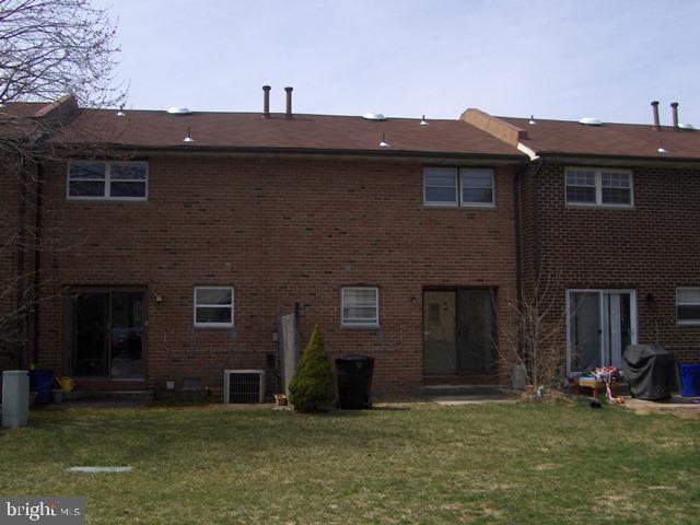 6 Eaves Mill Road Medford, NJ 08055 - Photo 32 of 37 a front view of a house with a garden