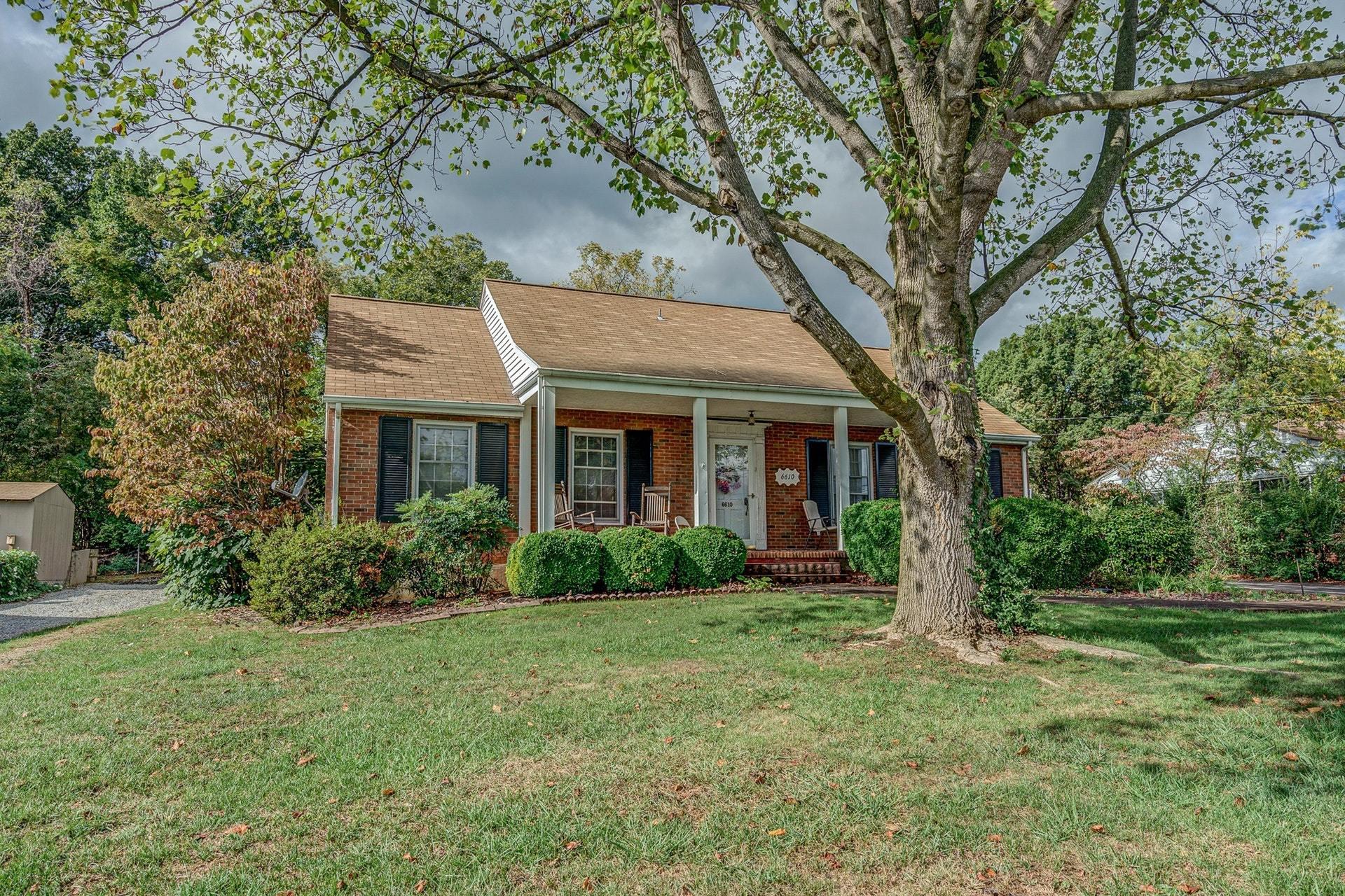 6610 Sherry Road Roanoke, VA 24019 - Photo 3 of 32 003-330457-6610 Sherry Road 003_8322360