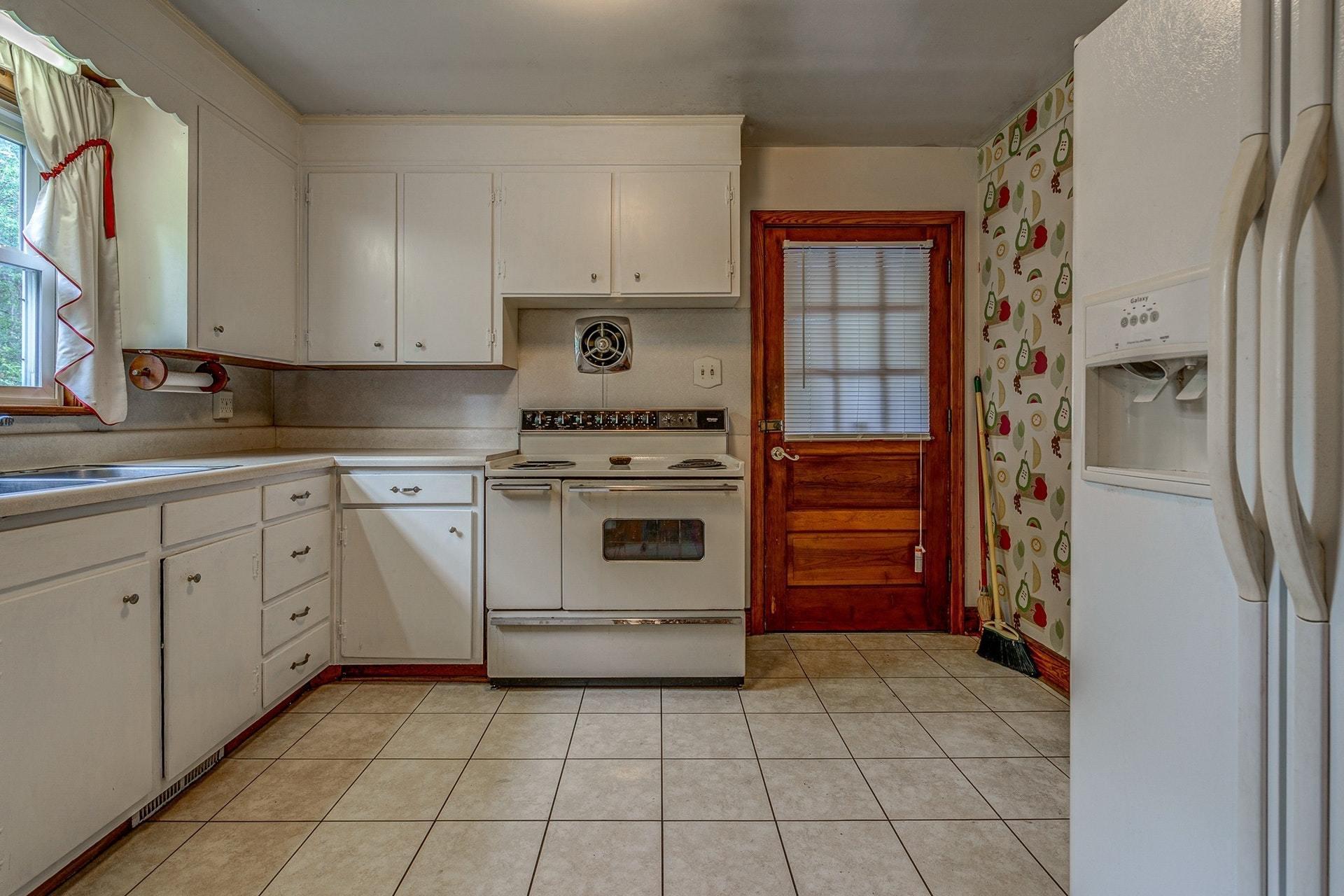 6610 Sherry Road Roanoke, VA 24019 - Photo 9 of 32 009-330457-6610 Sherry Road 009_8322366