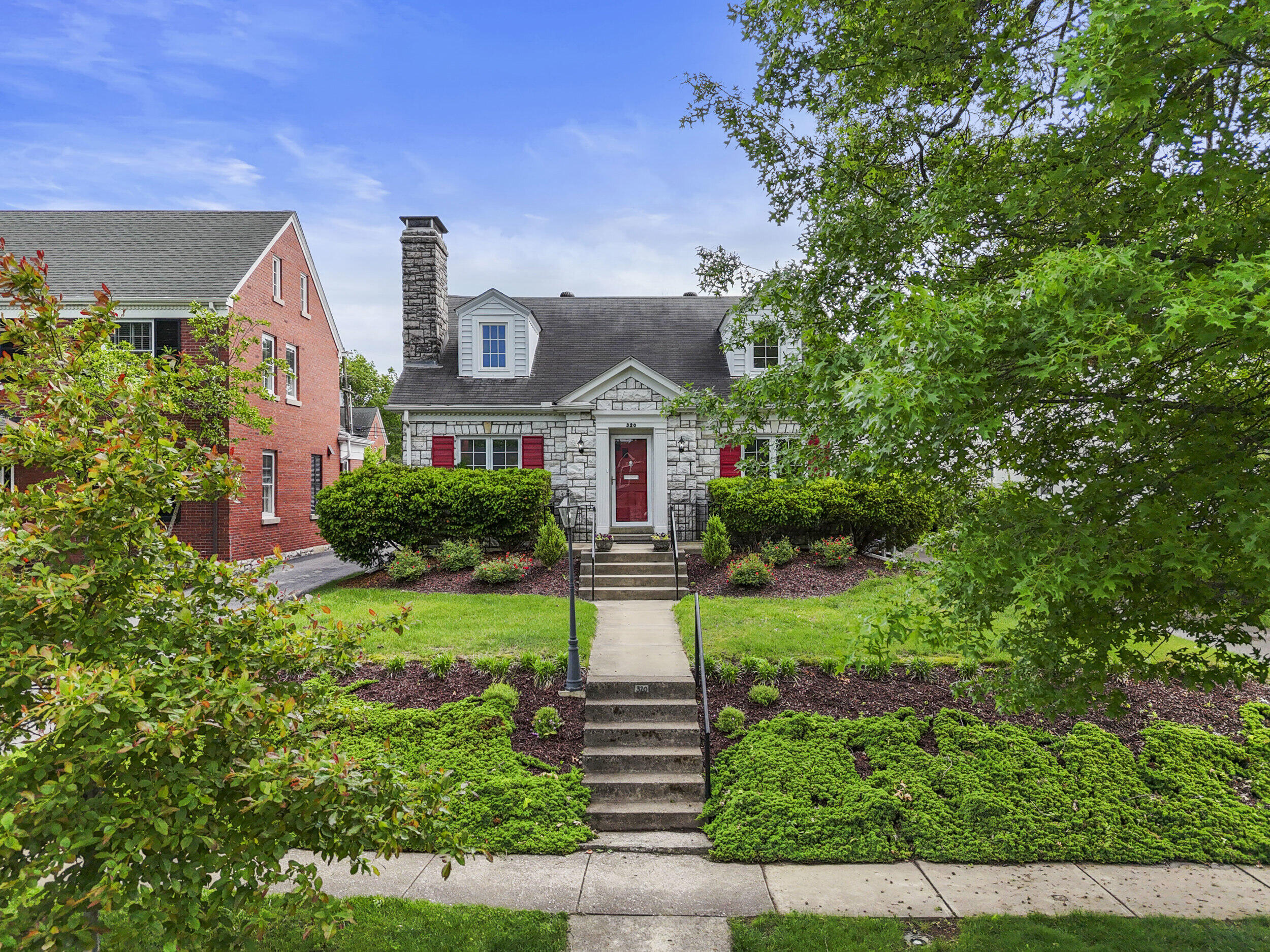 320 Hart Road Lexington, KY 40502 - Photo 2 of 67 Front of House