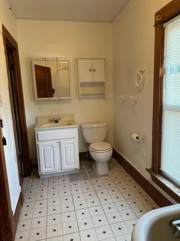 $1,100 | 743 South Wildwood Avenue, Kankakee, IL 60901
